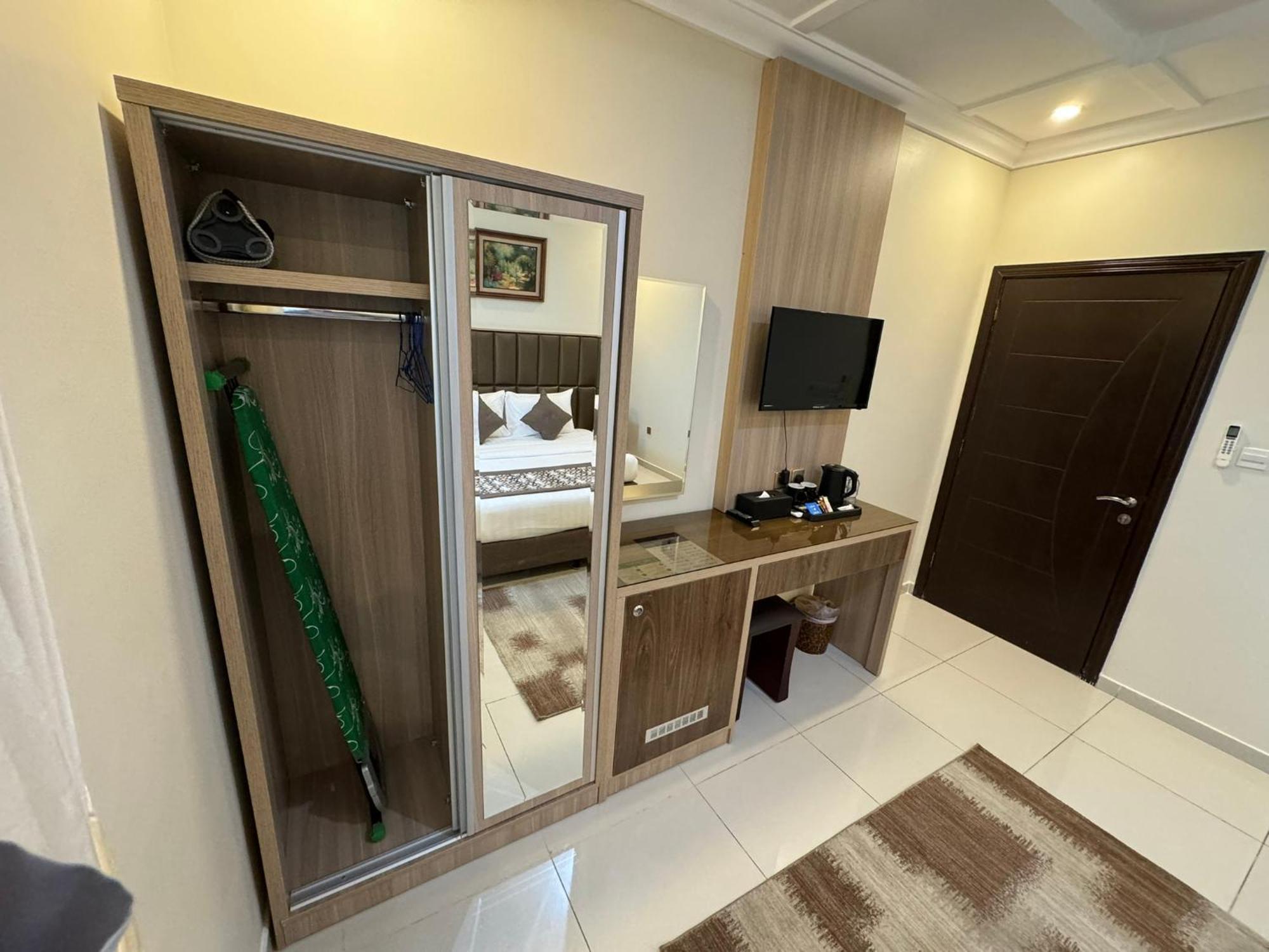 Primotel As Salamah 3*
